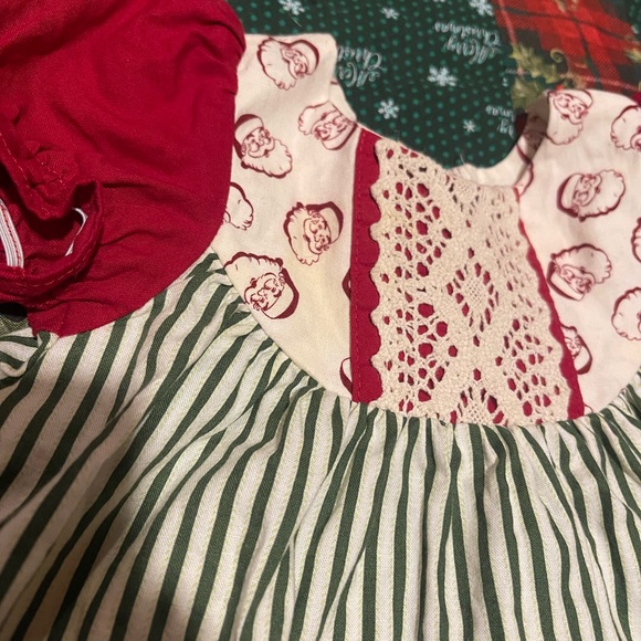 Red Green White Santa 12m Baby girls Christmas Flared Pant Set - Picture 2 of 3